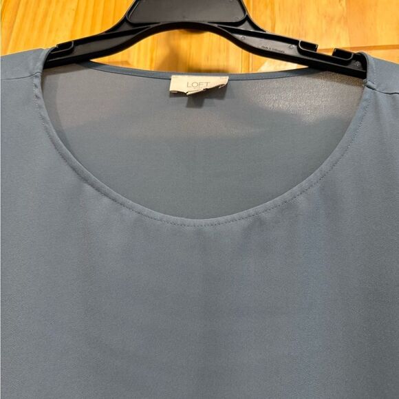 Gorgeous LOFT Blue 3/4 Sleeve Tie Front Blouse - Picture 4 of 7